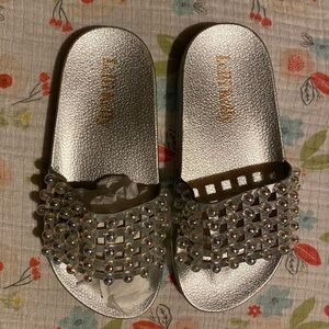 Lelli Kelly Silver Pearlescent Slide Sandals Girls Size EU 33/US 2